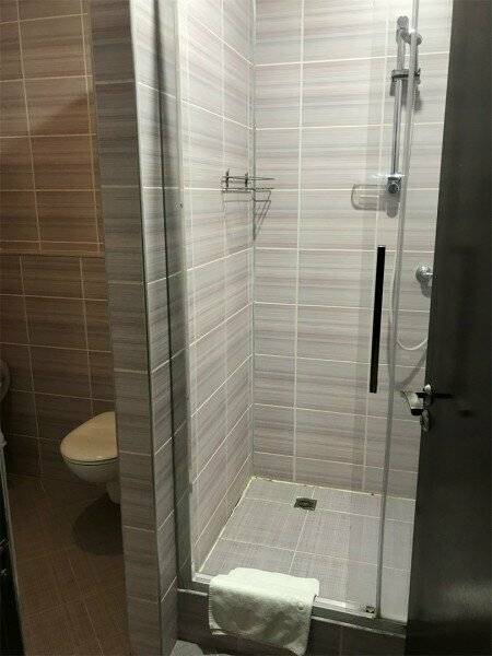 Фотографии номера Двухместный номер с 2 отдельными кроватями в Гостинице Дублин Новороссийск