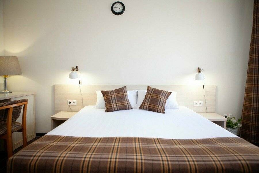 Фотографии номера Улучшенный семейный номер в Гостинице Дублин Новороссийск