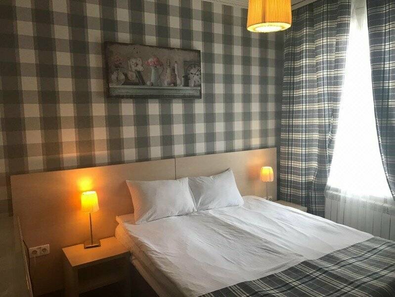 Фотографии номера Улучшенный двухместный номер с 1 кроватью в Гостинице Дублин Новороссийск